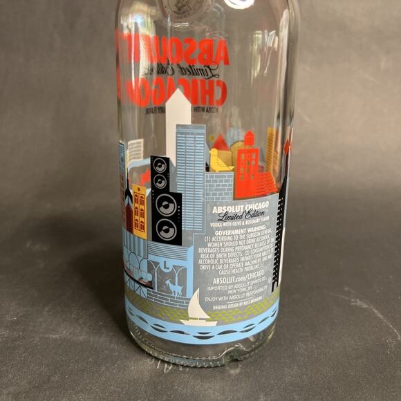 Absolut Chicago Bottle – 2013 Limited Edition Ross Bruggink Collab VTG Bar Decor - Picture 4 of 11